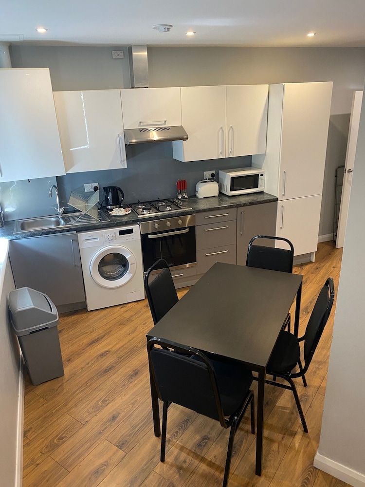 Leicester Vacations - Showcase Apartments Kimberley House - Property Image 12