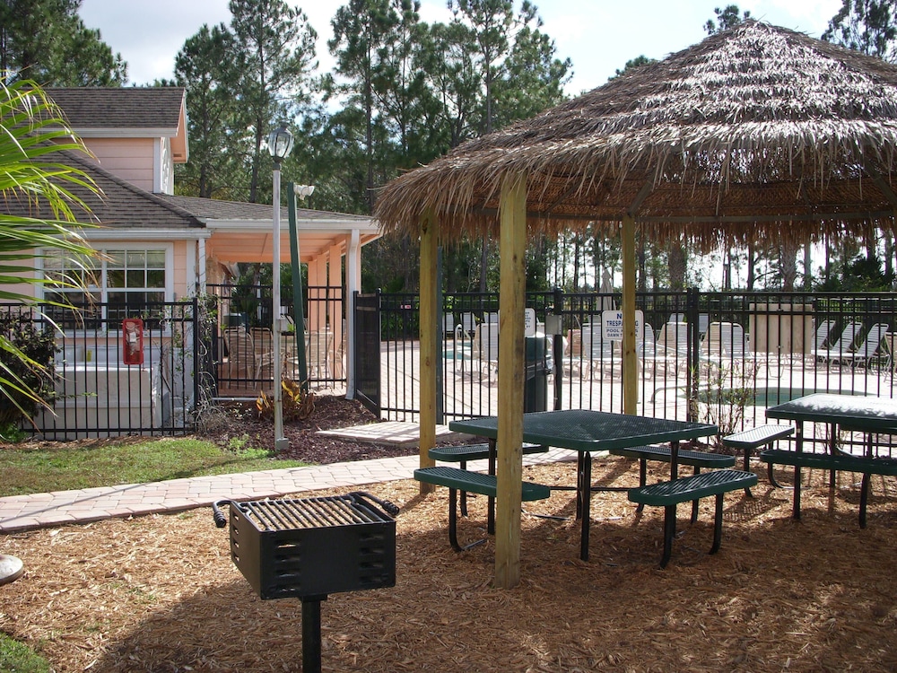 Florida Deluxe Villas, Condos, & Homes