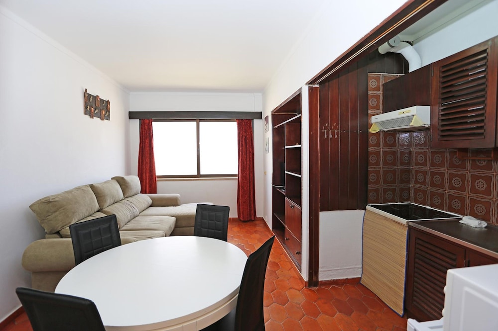 V 04 - Apartment 4 in Seacliff Albufeira