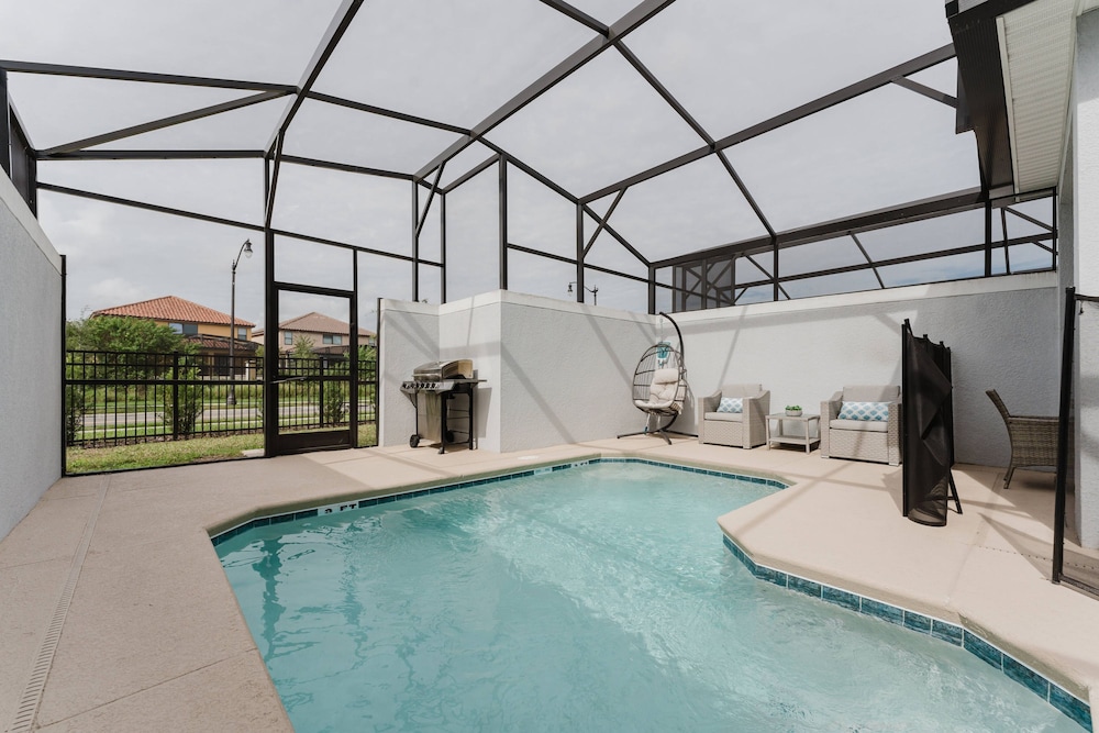 Dream 5Bd Storeylake Close to Disney
