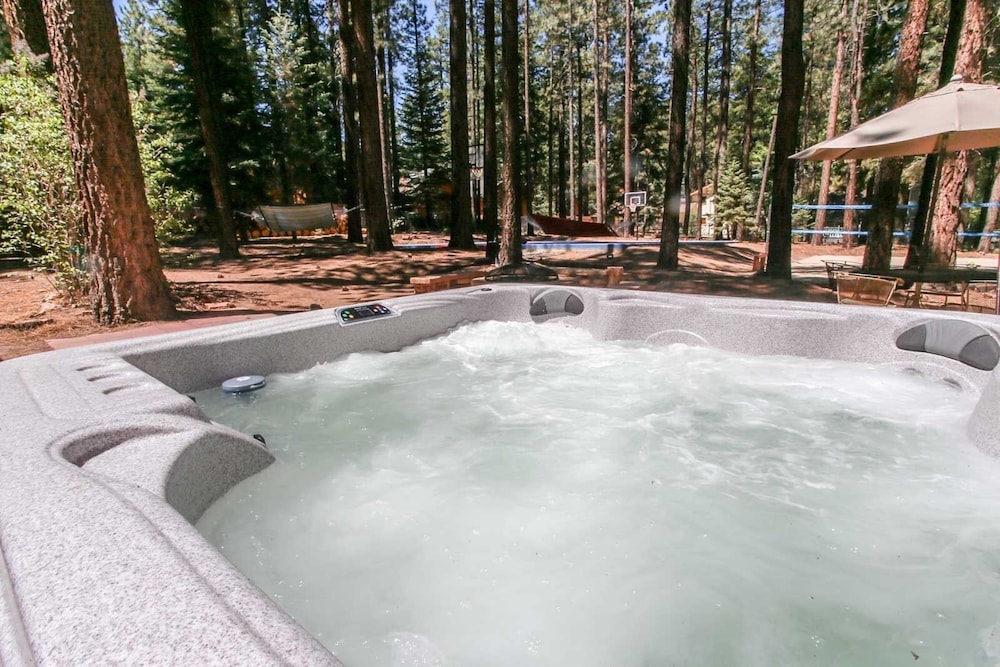 The Lodge At Snow Summit 6 Bedroom Residence by RedAwning