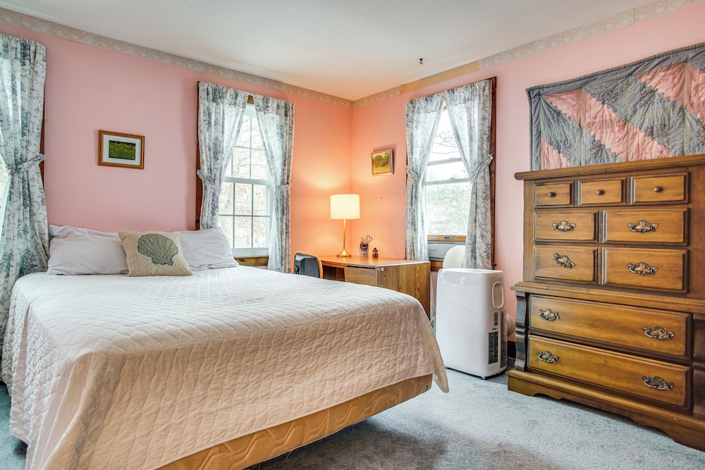 3 Mi to Beaches & Golfing: Family Gem in Cotuit, photo 10