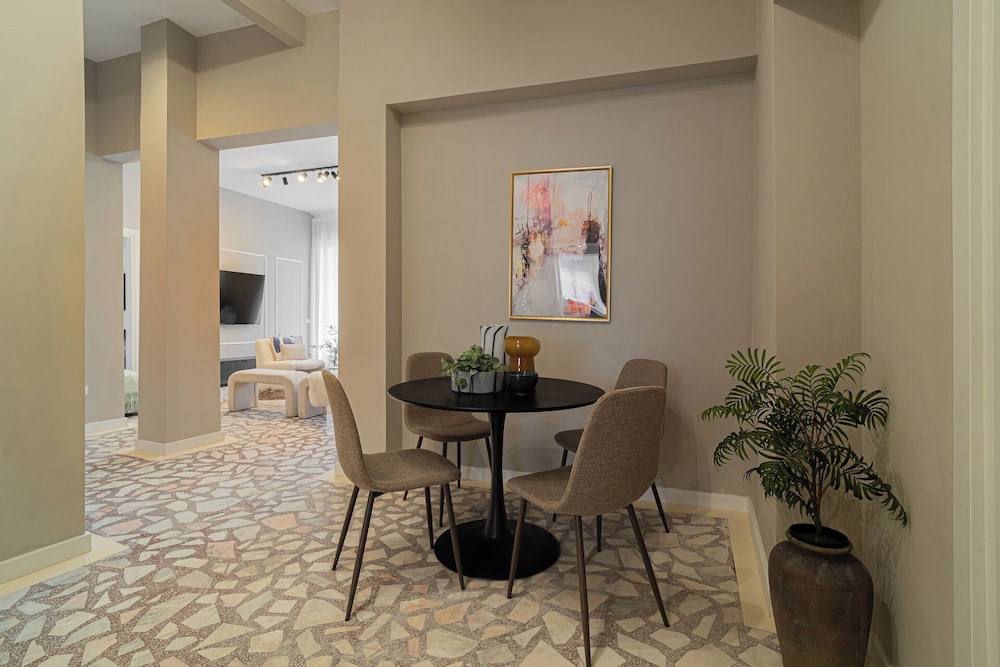 Loggia & Luxe 4BR Penthouse in Universitatii Area