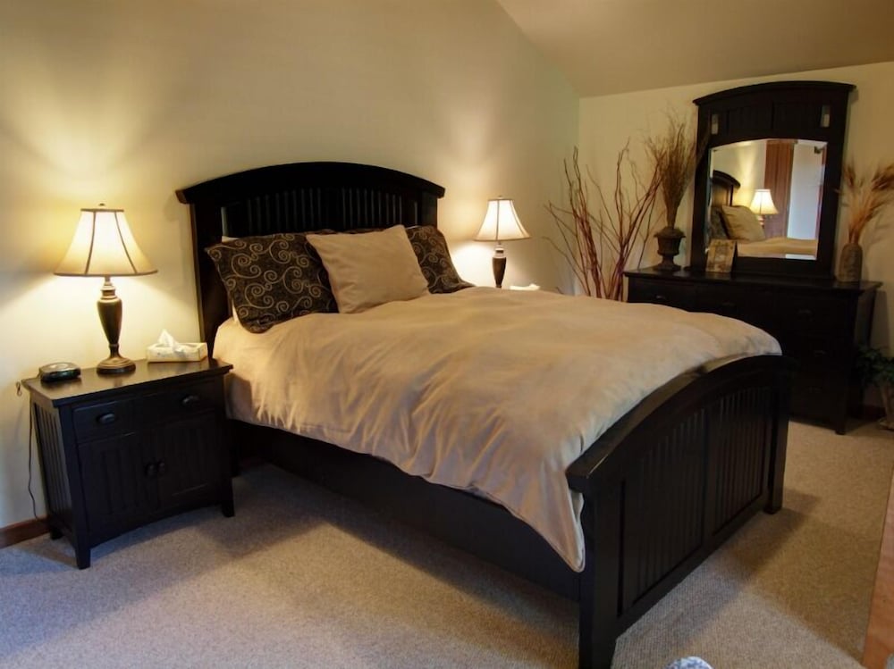 Mountain Town Properties White Wolf 4 - Image 2