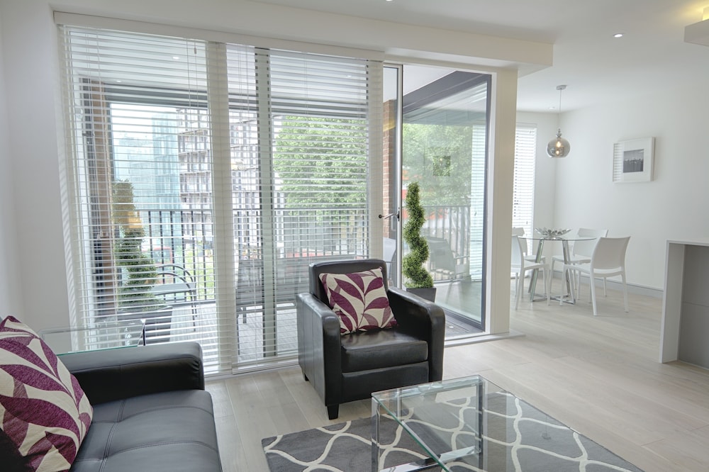 Roomspace Apartments -La Roka