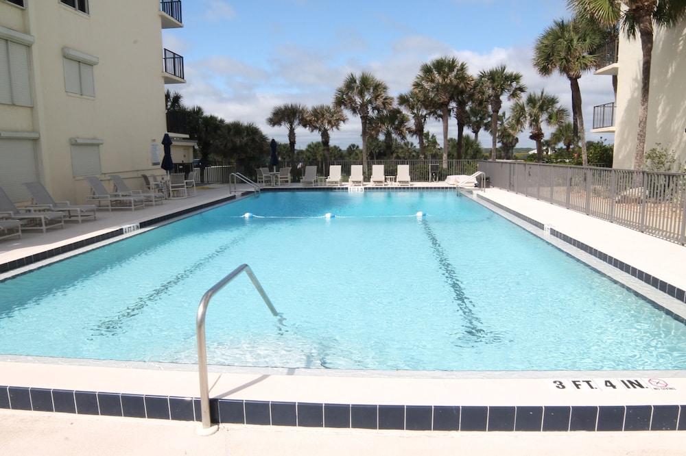3 Bedroom Oceanfront Luxury Condo - Sand Dollar Iii, 404 view 2