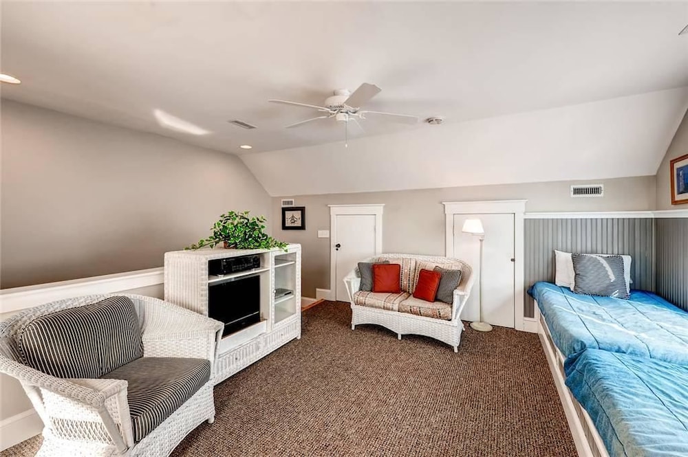 Jake s Watch 2 Bedroom Holiday Home By Bald Head Island