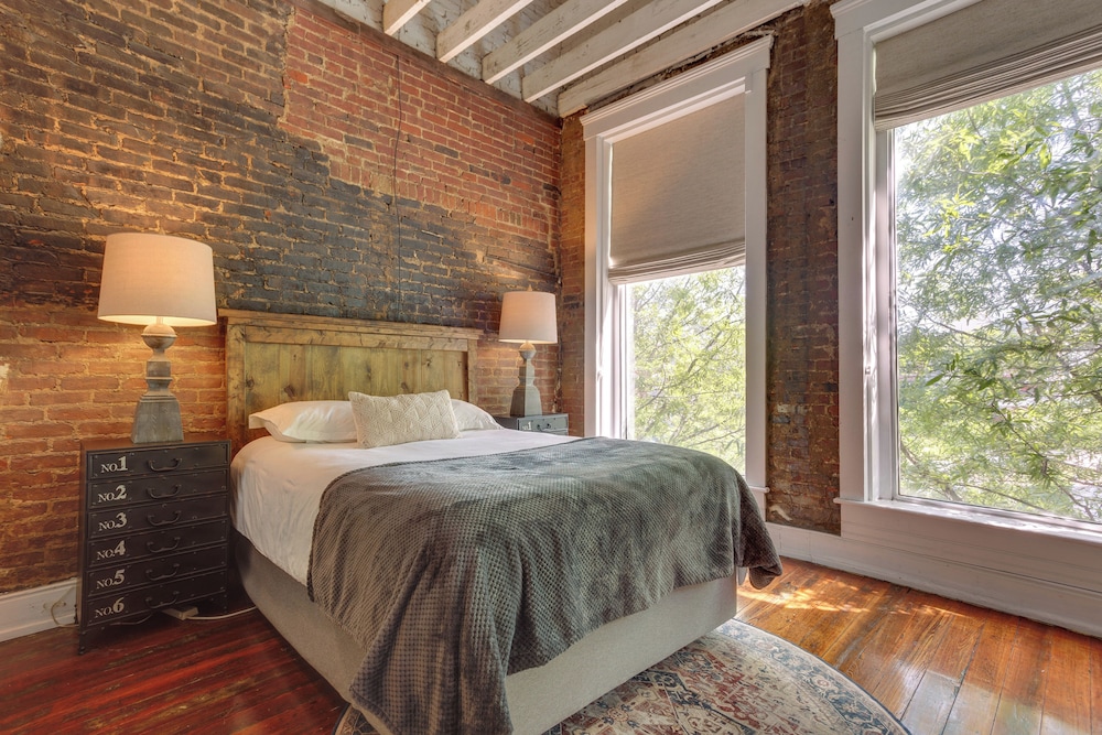 'kentucky Bourbon Loft' ~ Downtown Louisville