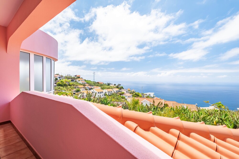 Amendoeira Residence by Homie
