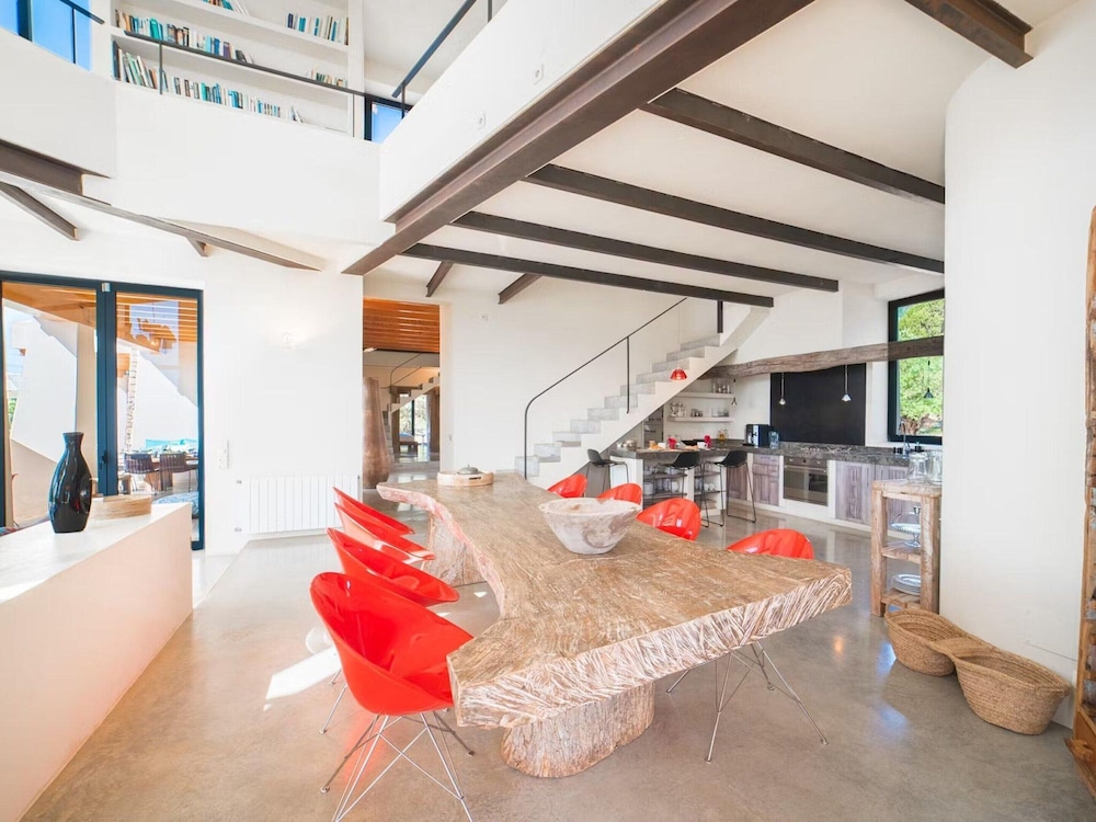 Majestic Villa With Private Pool