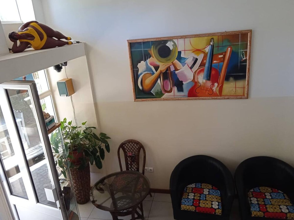 Room in Guest Room - Beautiful 1 Bed in Mixed Dormitory Room 1 - Ah Maio