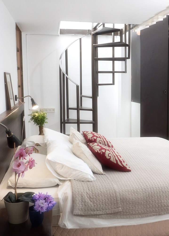 Allenby 2 Bed & Breakfast