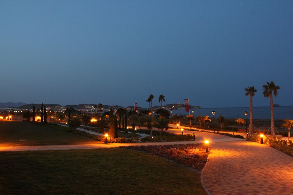 2 Room, Sleeps 4, Parking, 4 Pools, Sea 1st Line view 4