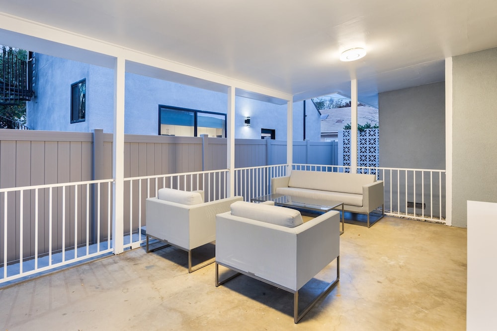 Fulton Buyout by Avantstay Sherman Oaks Estate + View view 5