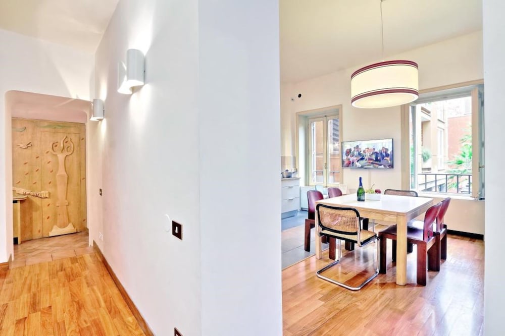 Unique Grand Trevi Fountain Apartment