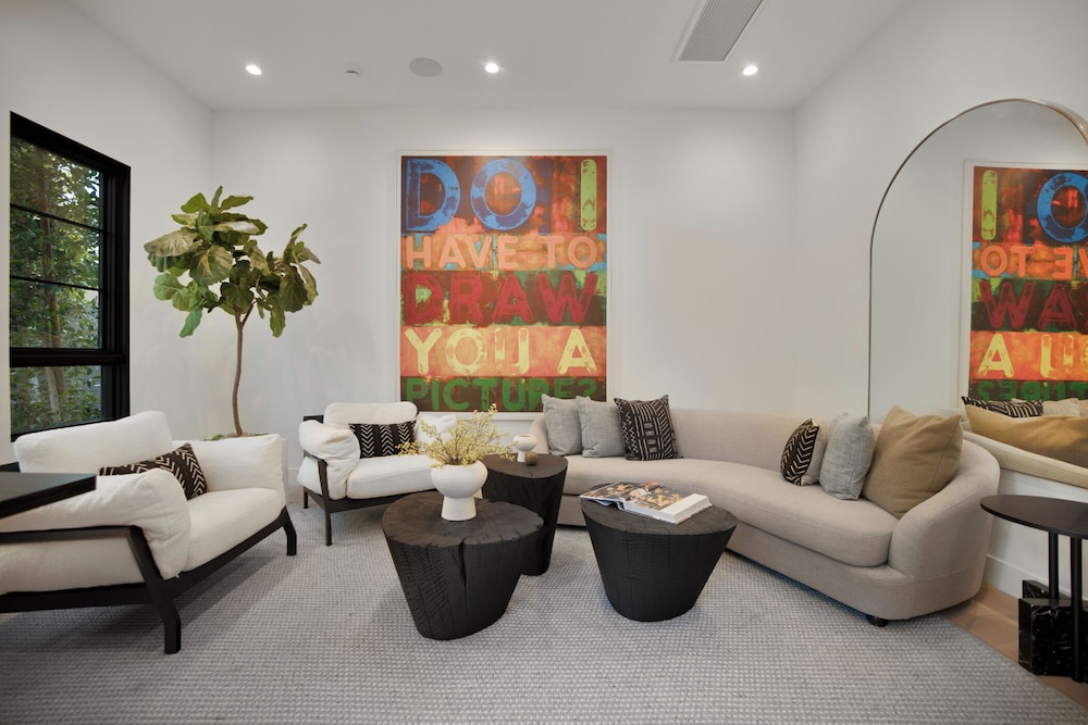 Kraft Villa - Luxury Living Redefined w/ Pool