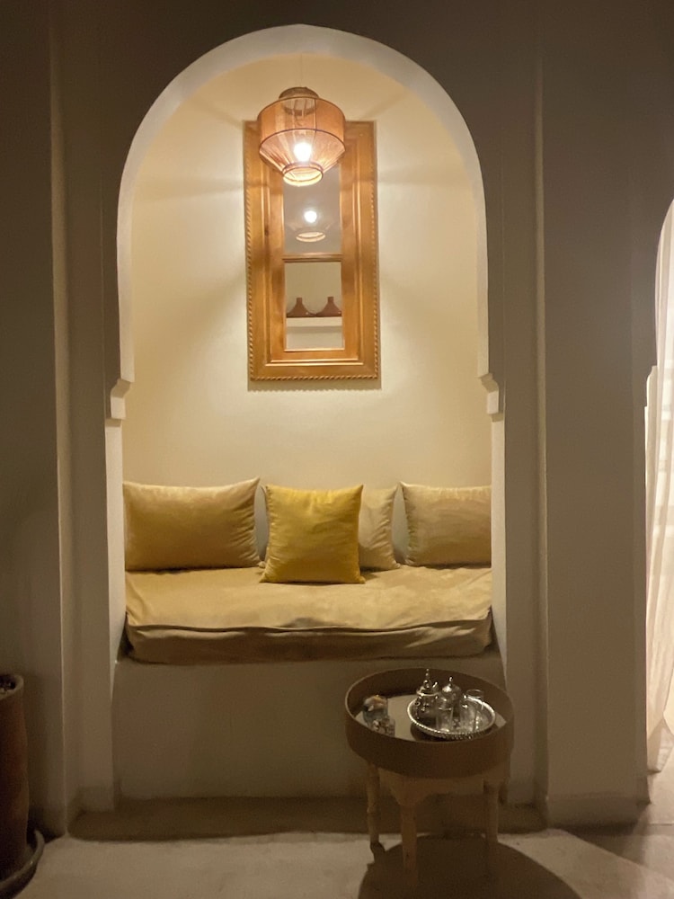 Riad Al Muhandiz