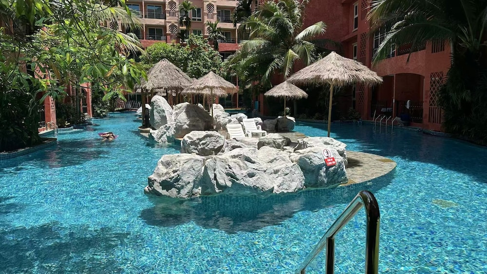 Seven Seas Condo Resort steps to Beach
