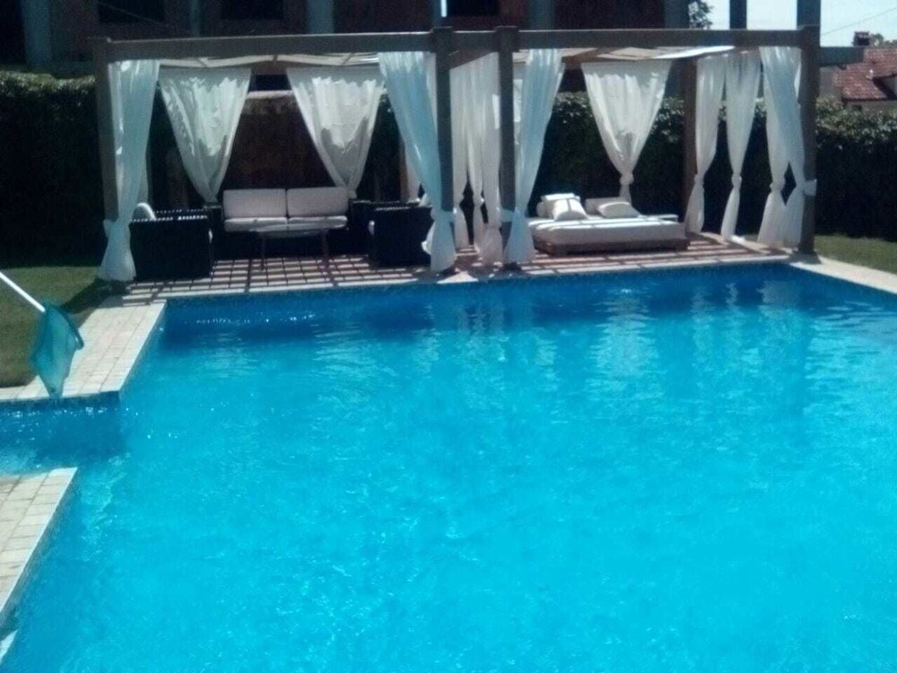 Belgrade Hills Villa and Suites