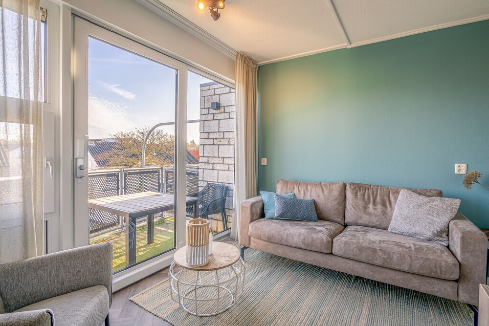 Tasteful 2-person Apartment Near the Center of De Koog