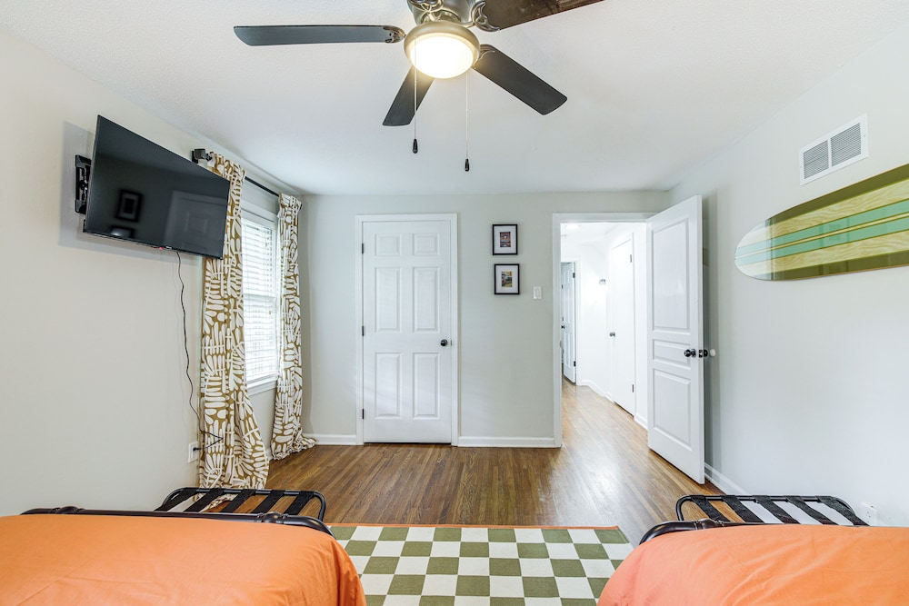 6 Mi to Shelby Farms Park: Family Home in Memphis