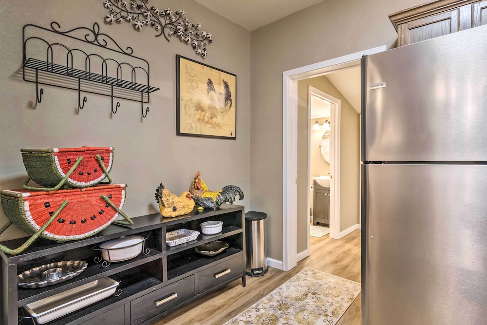 Remodeled Dtwn Hot Springs Home w/ Porch! view 4
