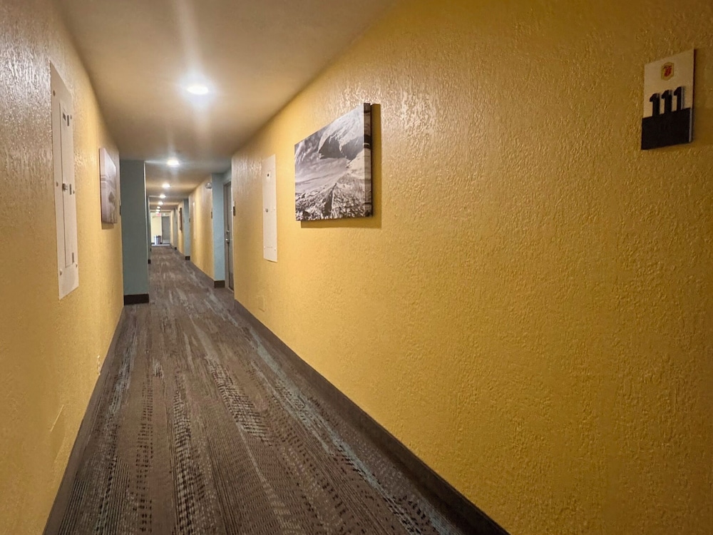 Super 8 By Wyndham Great Falls City Center