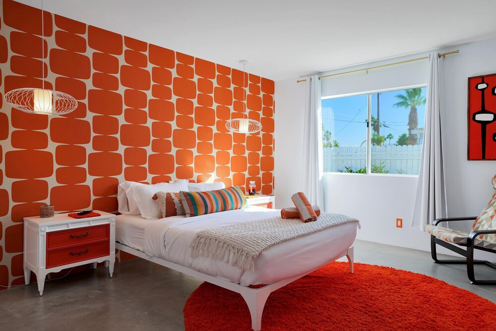 Retro Desert Retreat - Ideal Palm Springs