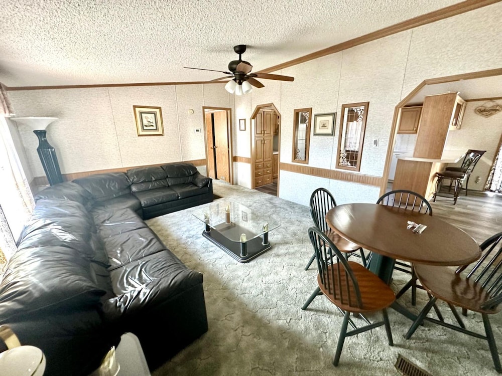 Secluded Lodge Farm Views 50 Acres Wifi