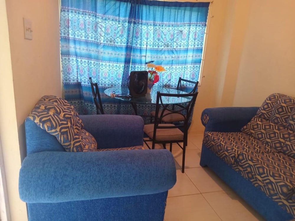 Lovely 1-bed Cottage in St Catherine Jamaica view 4