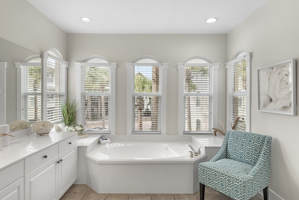 Villas of Seacrest Beach on 30A by Panhandle Getaways