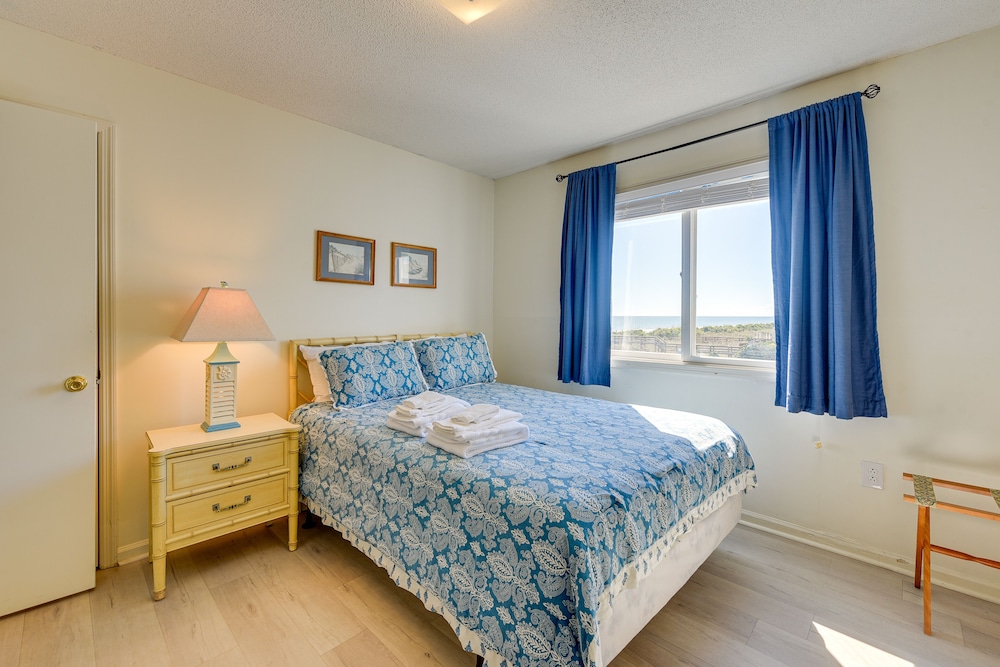Ocean-view Condo: Walk to Windy Hill Beach! view 5