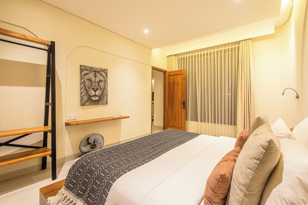 Elegant 4BR Seminyak Villa 10min From the Shore