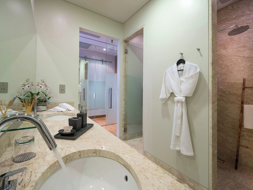 Malaiwana Villas view 4