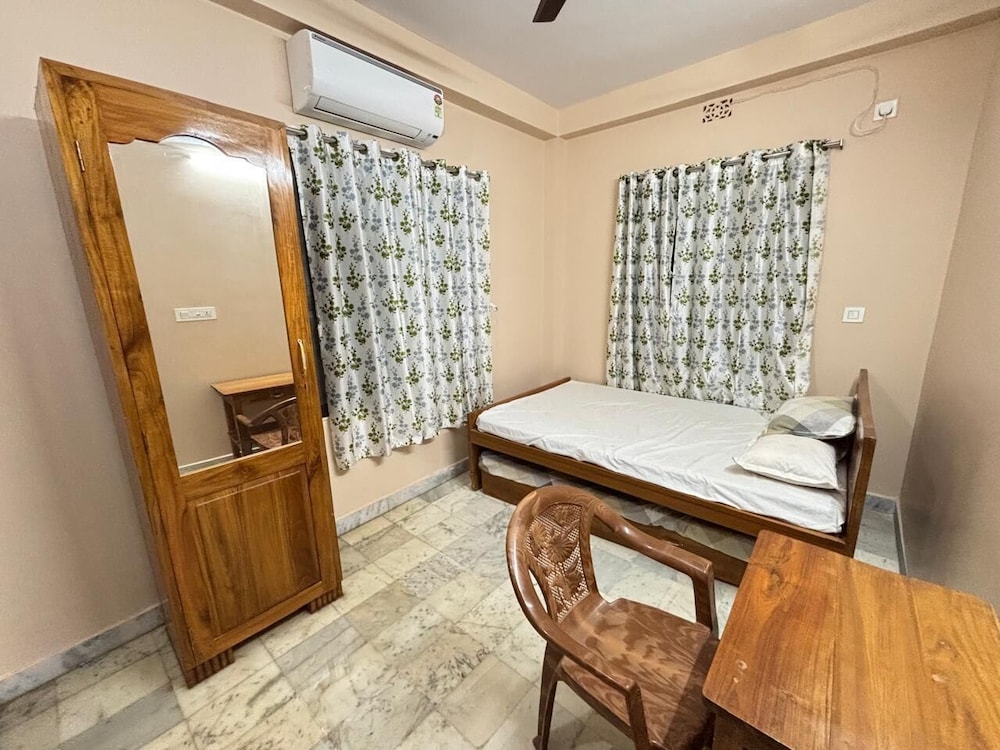 Sri Mayapur Chandrodaya Guest House