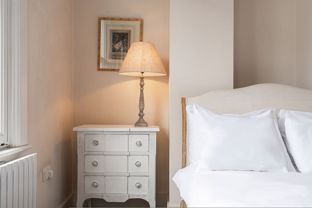 Lovely Battersea Home by Underthedoormat