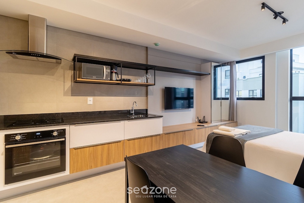 Modern and Fully Equipped Apartments Just Minutes From Lagoa da Conceicao and the Beach - VTD
