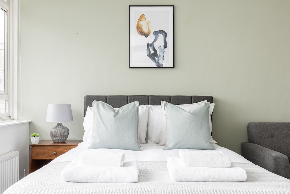 The Pimlico Collection