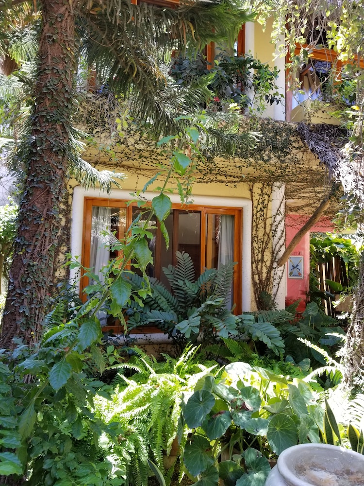 Hotel Vogue - Image 1