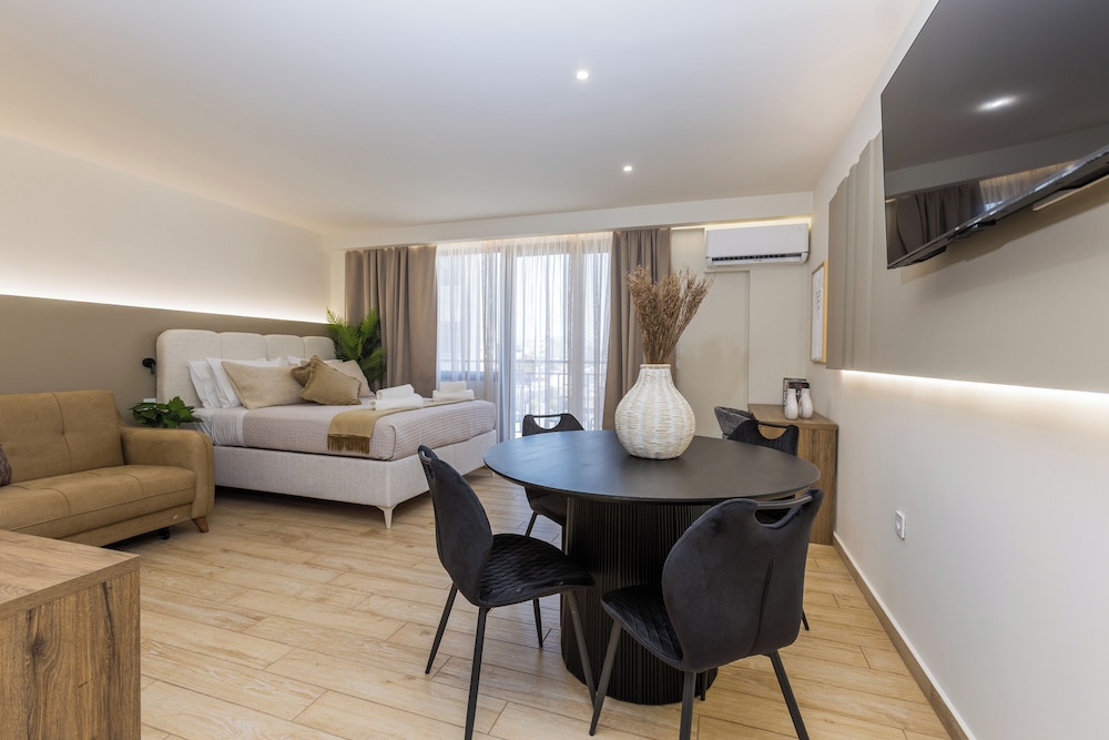 Raise Thiseio Stylish Living