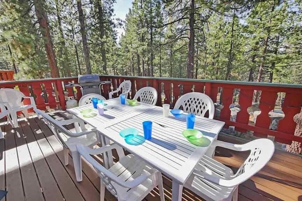1240 Timber Lane 2 Bedroom Home by RedAwning