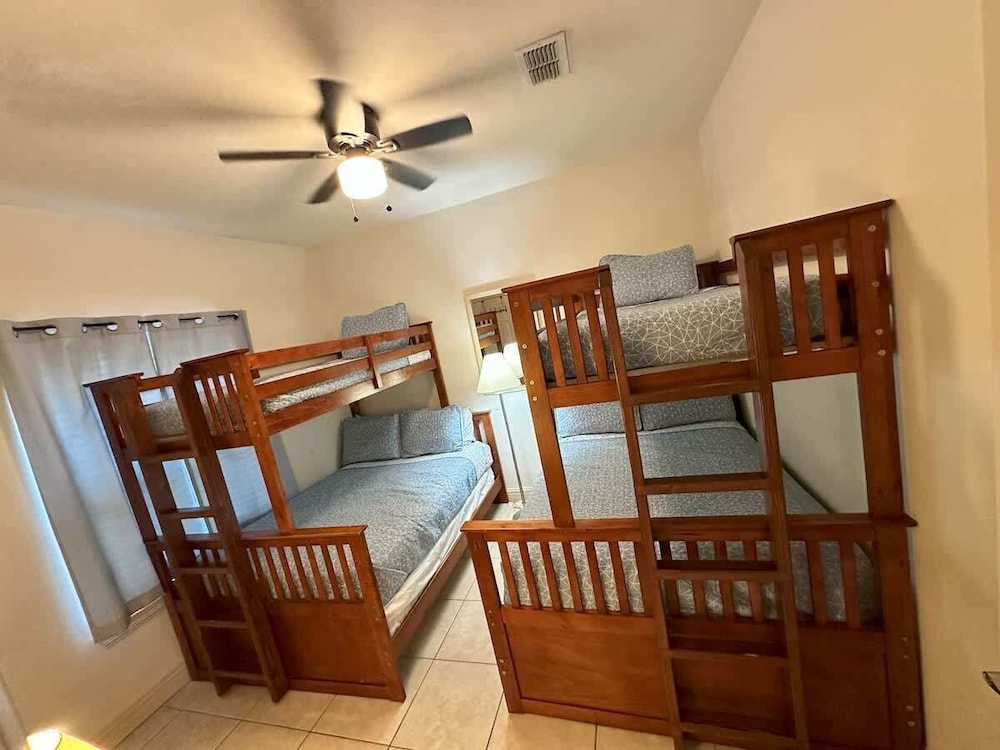 Family Friendly Beach Condo With Pool