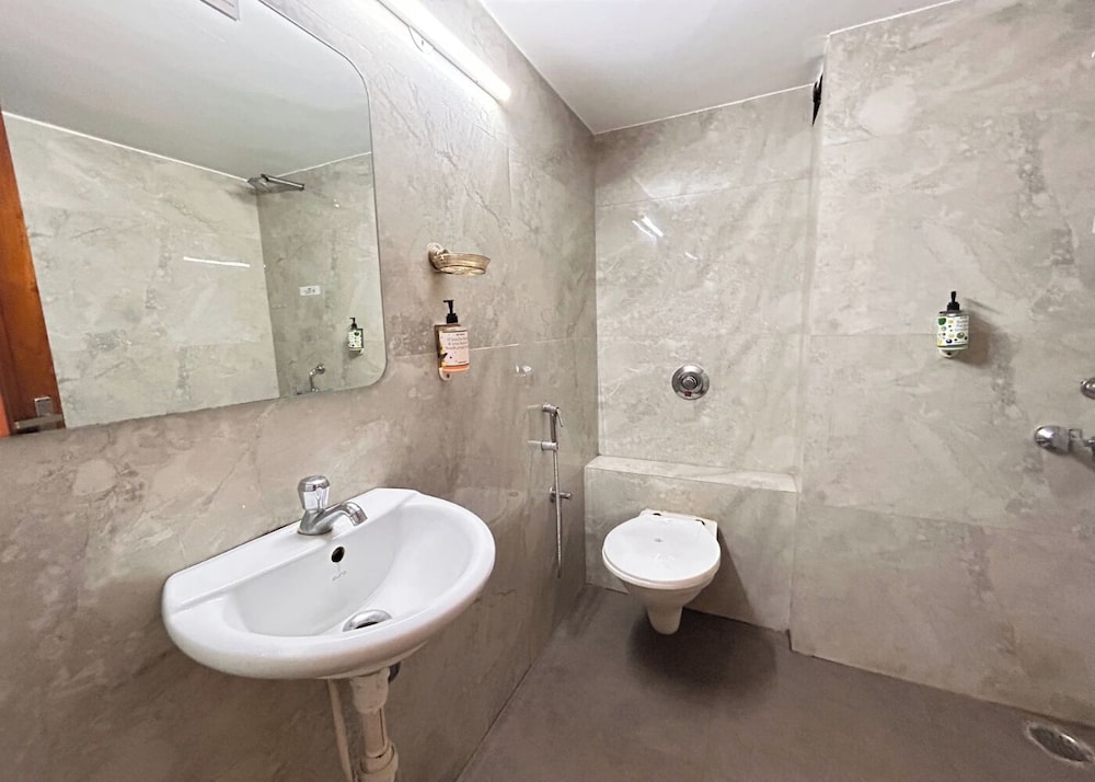 Hotel Edge Inn Jail Road Near Railway Ju