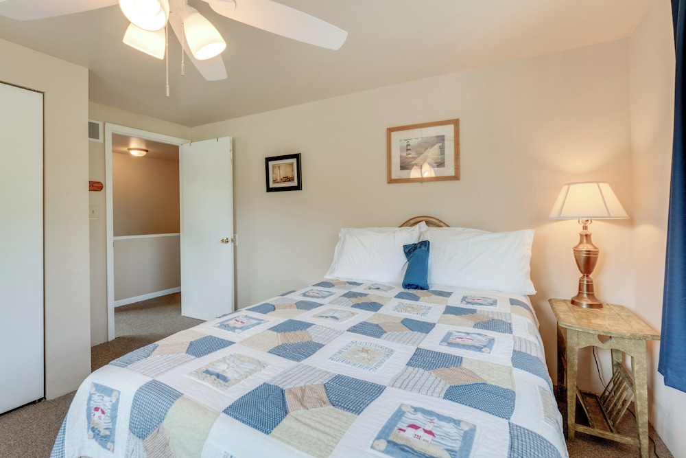 2 Blocks to Beaches: Peaceful Retreat in Lexington