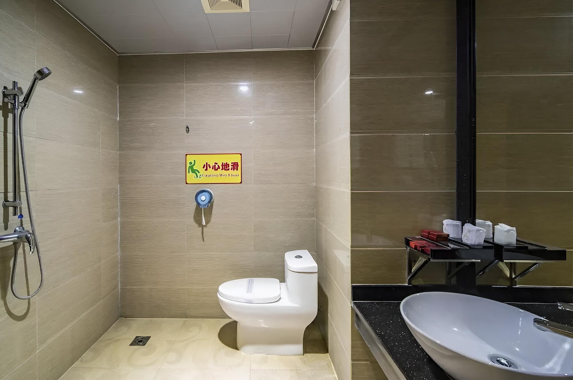 YUAN FENG HOTEL