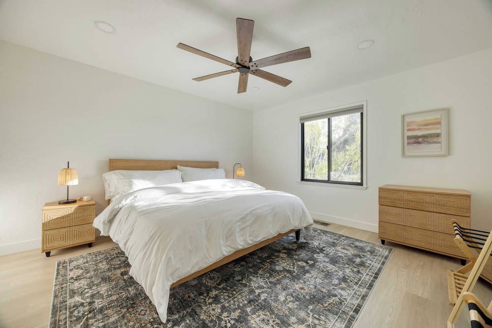 Terrace Hill Modern Paso Robles Escape Near Wineries, Dining, and Hot Springs
