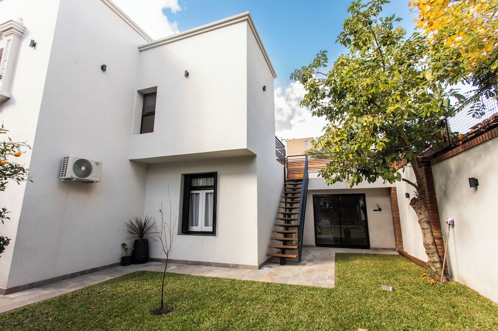 LUXURY HOUSE VILLA DEVOTO