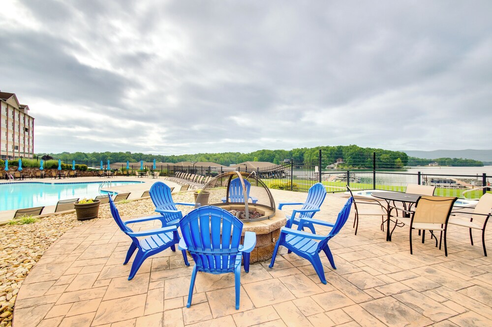 Community Pools & Beach: Smith Mountain Lake Condo