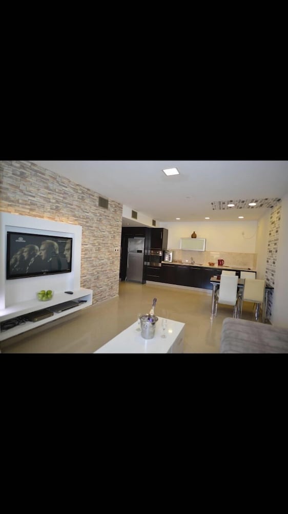 La Palmora Suites