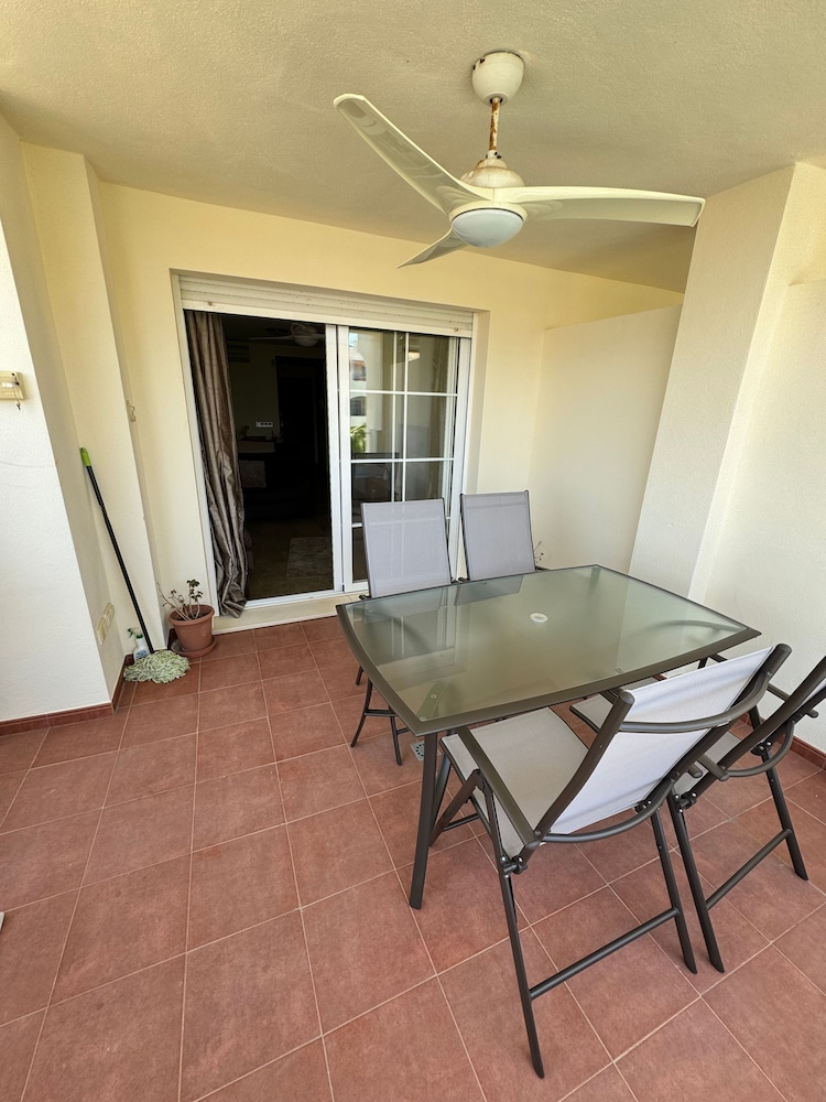 Beautiful 2 Bedroom 2 Bathroom Apartment With Several Pools